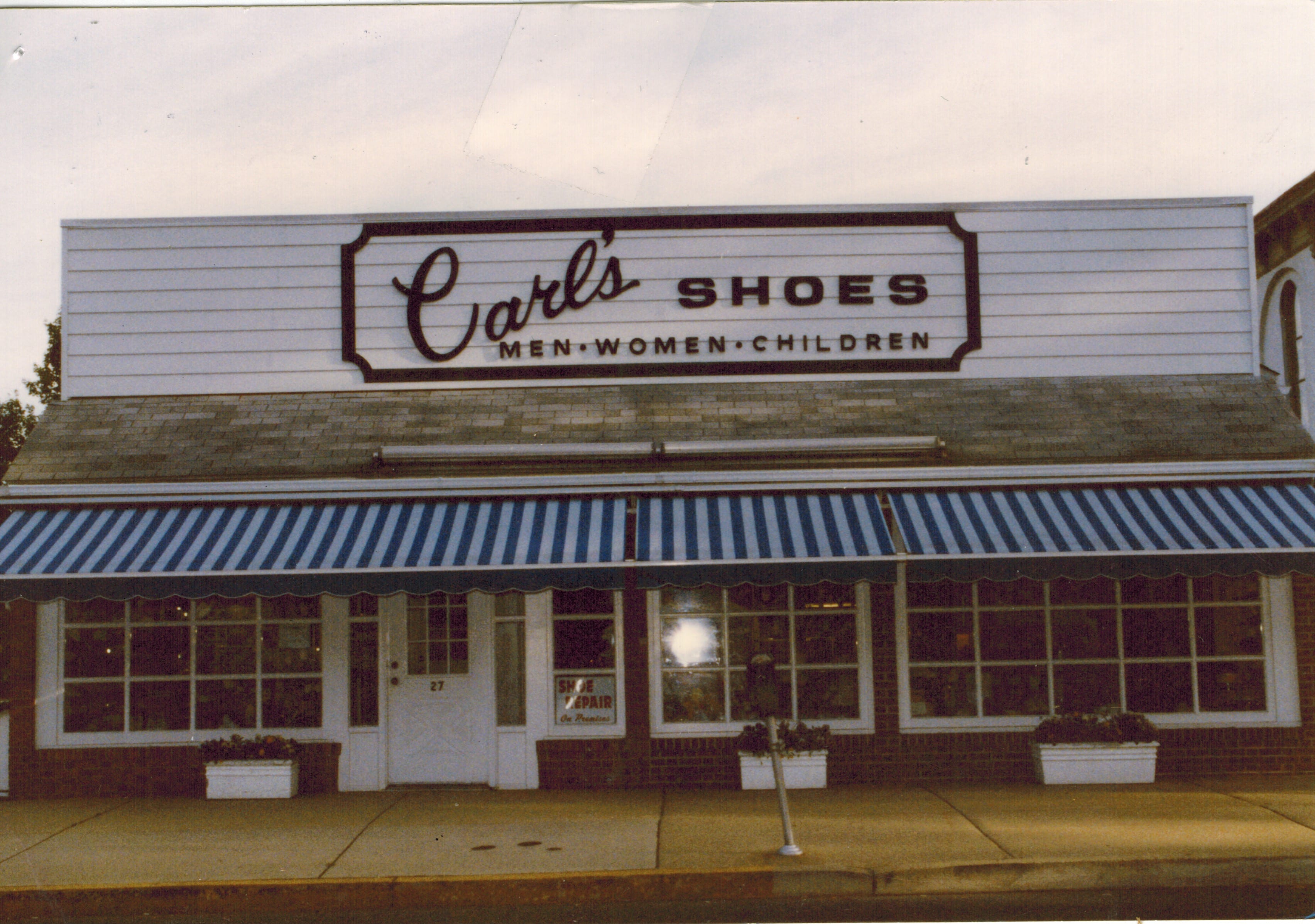 Home Carl's Shoes