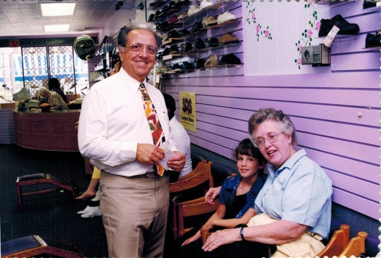 carls with customers1998